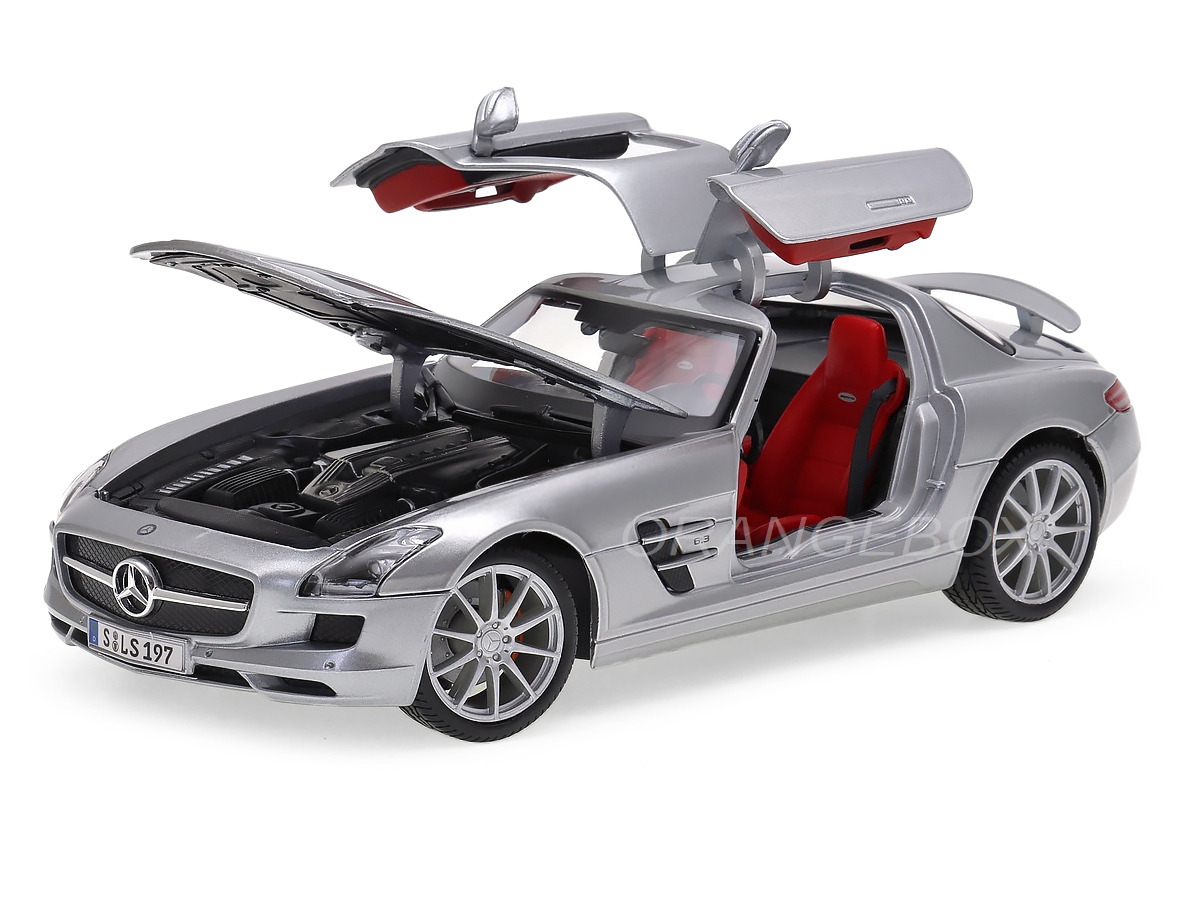 Mercedes Benz SLS AMG Maisto 1:18 Prata - 20 anos! Loja on-line de